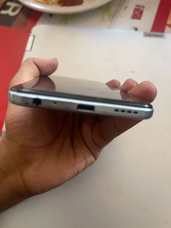 Vivo y21 4
