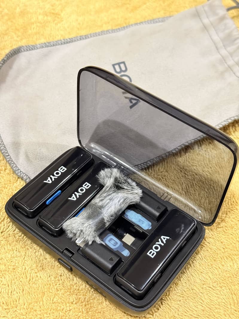 Boya Link all in one dual wireless microphone 1