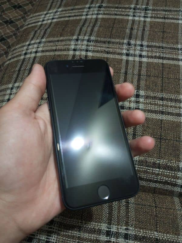 IPhone SE 3 (2022) 1