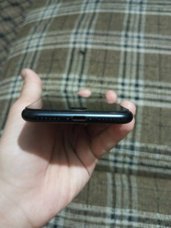 IPhone SE 3 (2022) 3