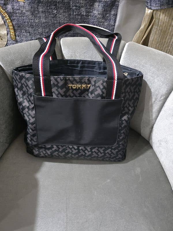 shoulder tote bag by tommy hilfiger 1