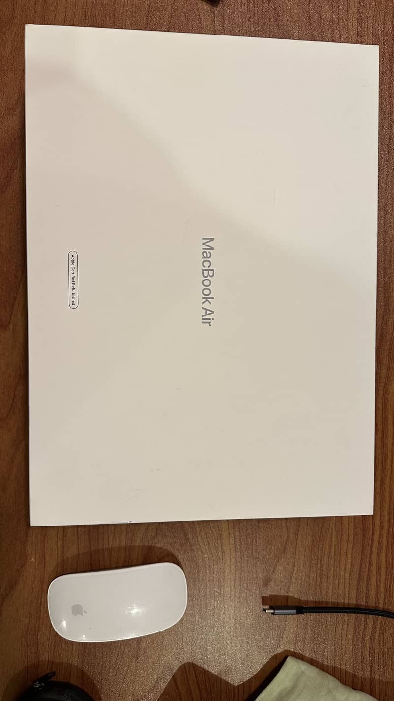 Macbook Air M3 13.3 inches 5