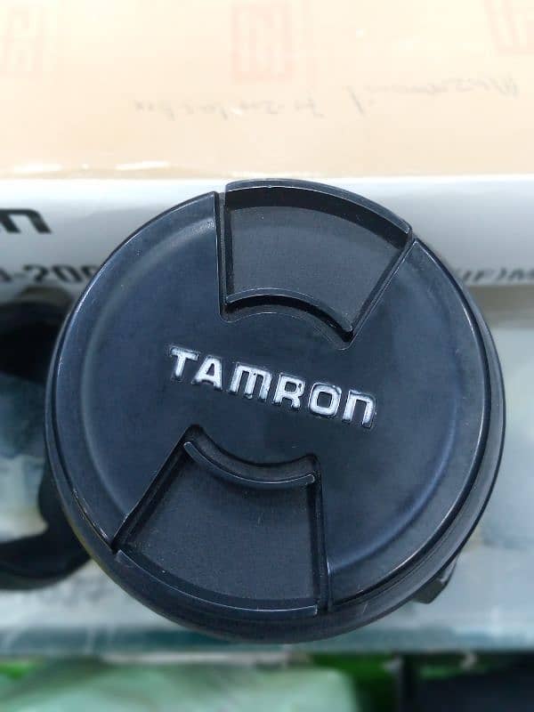 | Tamron 70-200mm F/2.8 for Nikon mount 3