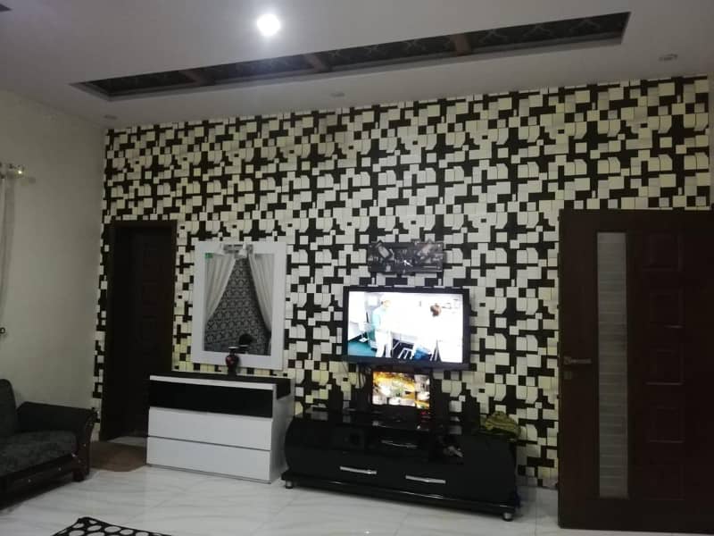 Gulberg fully furnished flat main market 2nd floor 0