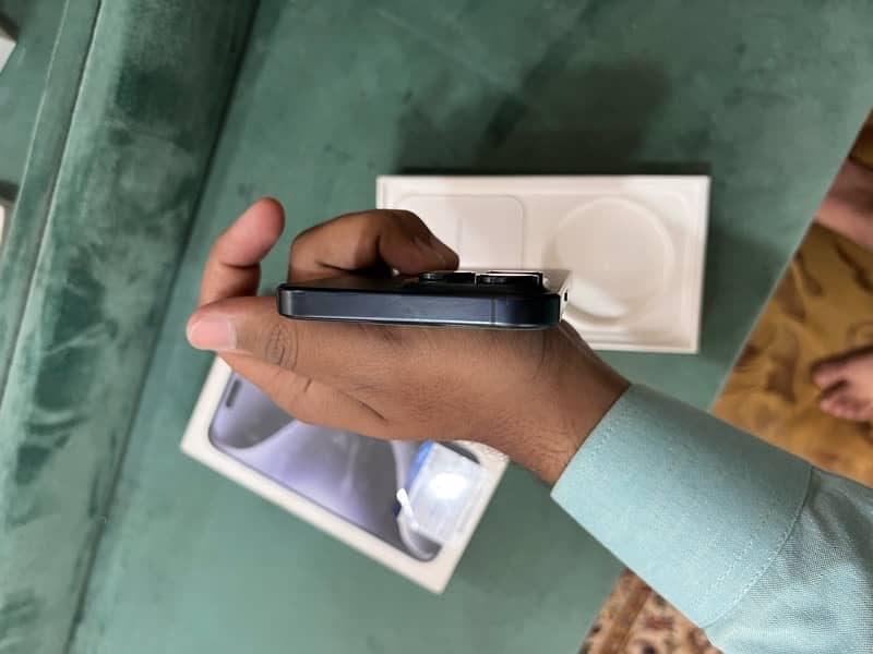 iphone 15 pro max 256gb (jv) 4
