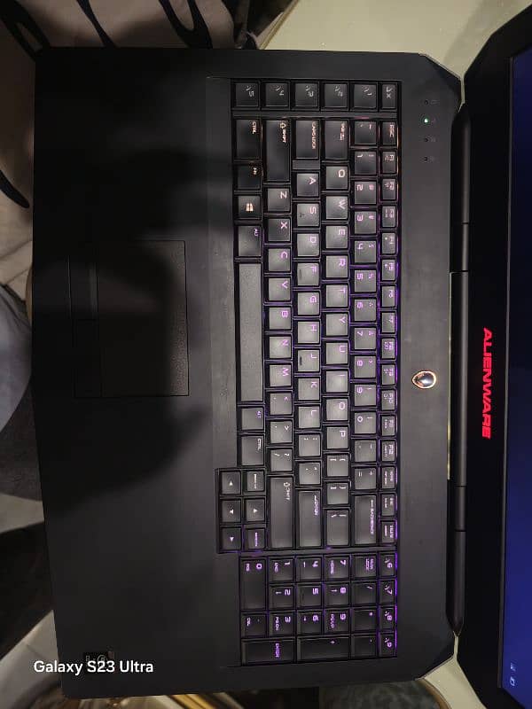 Alienware corei7 4 gen 16gb ram 512 gb ssd 4 nvidia graphic card 2