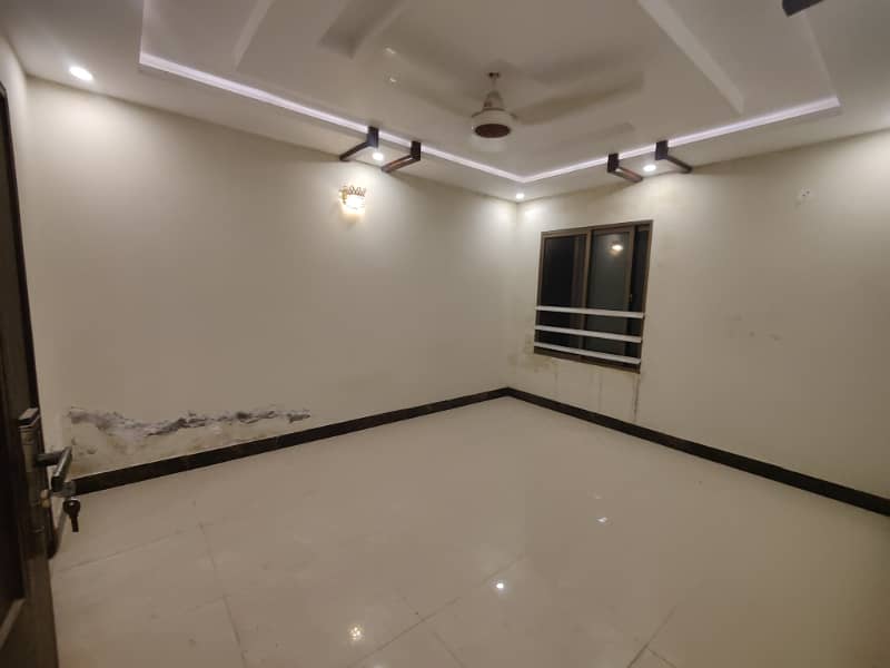 Two Bedroom Apartment Is Up On Rent 7