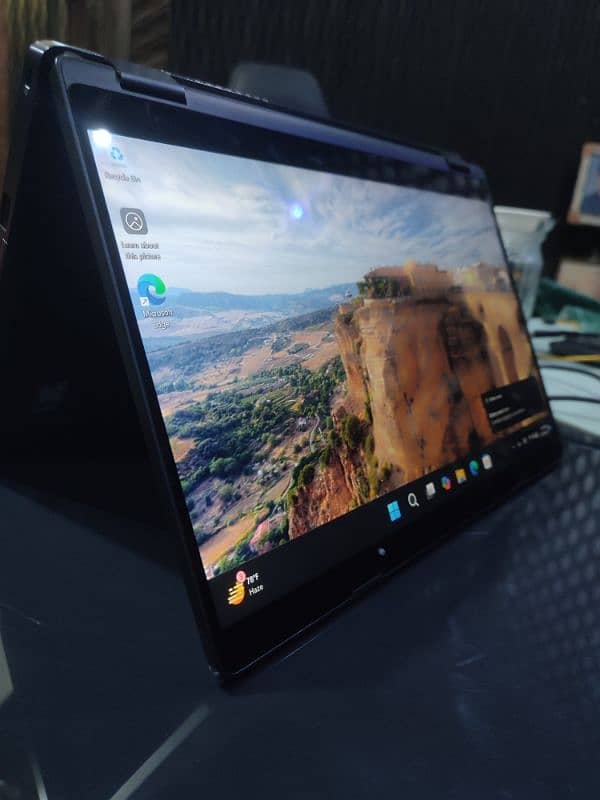 Dell Latitude 5300 | Core i5 | 8th Gen | 16 Gb Ram | Toch Screen | 360 3