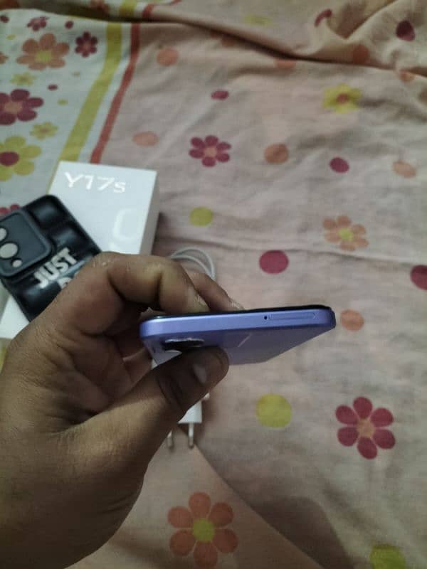 vivo y17s 3