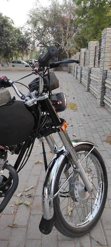 Honda cg 125 2023 double saman (red)brandnew bike 9