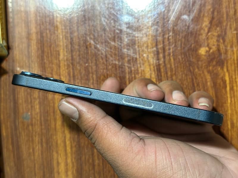 iPhone 13 jv 128gb for sale 3