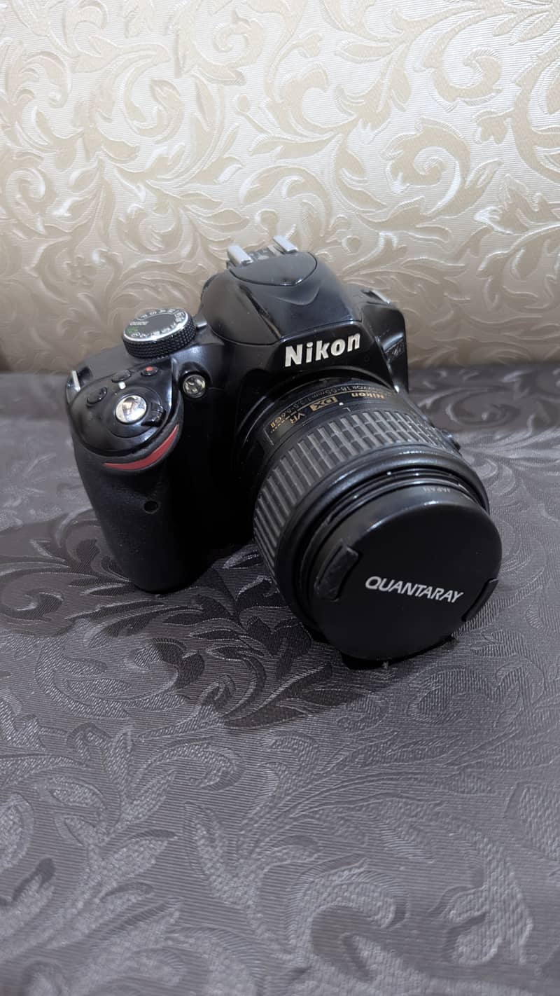 Nikon D3200 with complete accessories 0