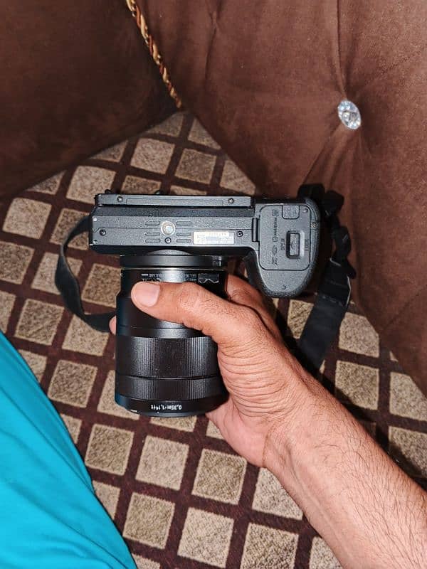camera Sony r 6500 one hand use full new 1
