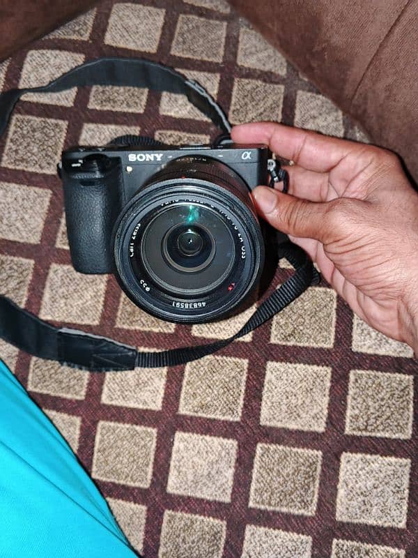 camera Sony r 6500 one hand use full new 3