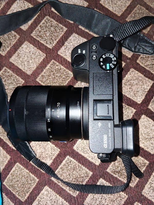 camera Sony r 6500 one hand use full new 4