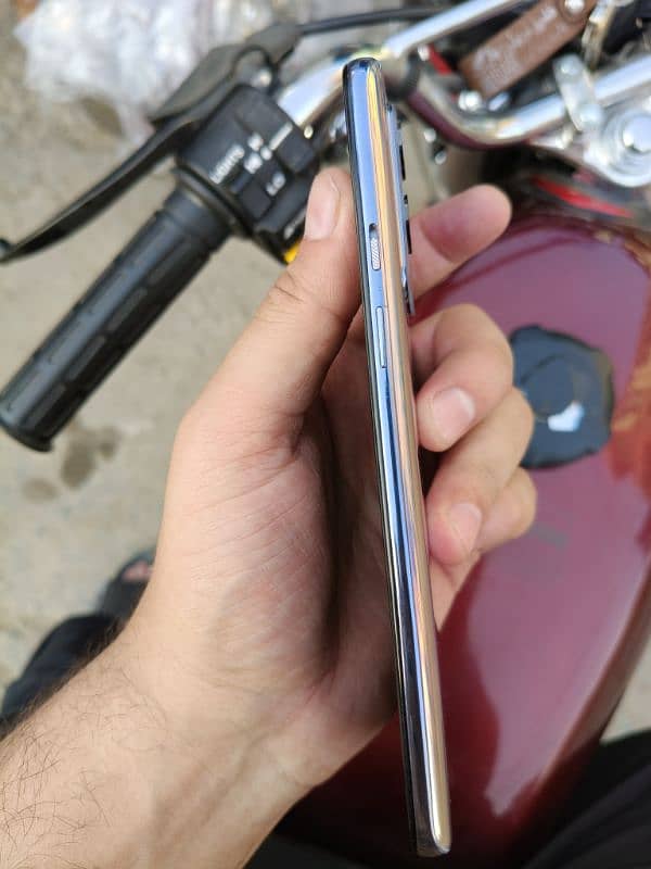 Oneplus 9 10/10 full ok phone ha only kit. 1