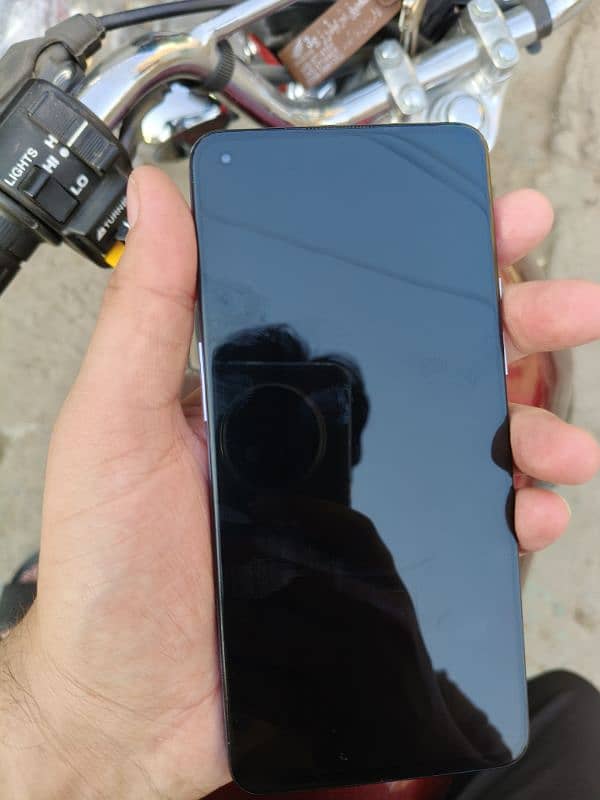 Oneplus 9 10/10 full ok phone ha only kit. 3