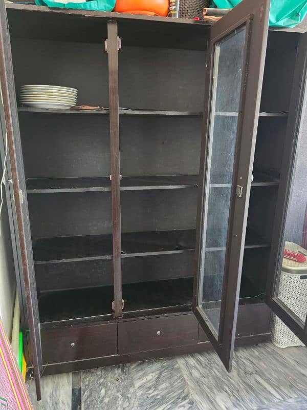 Wooden Showcase is for sale in good condition. 1