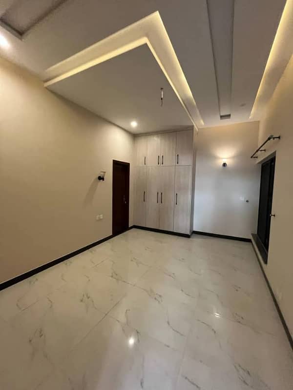 10 Marla Double story House For Rent In Royal Orchard Multan 3