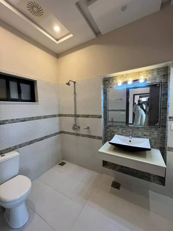 10 Marla Double story House For Rent In Royal Orchard Multan 5
