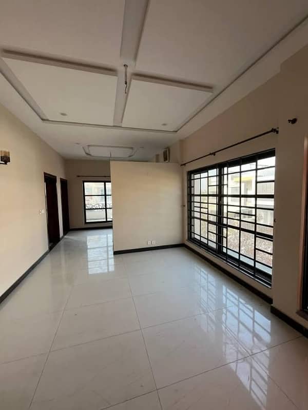 10 Marla Double story House For Rent In Royal Orchard Multan 8