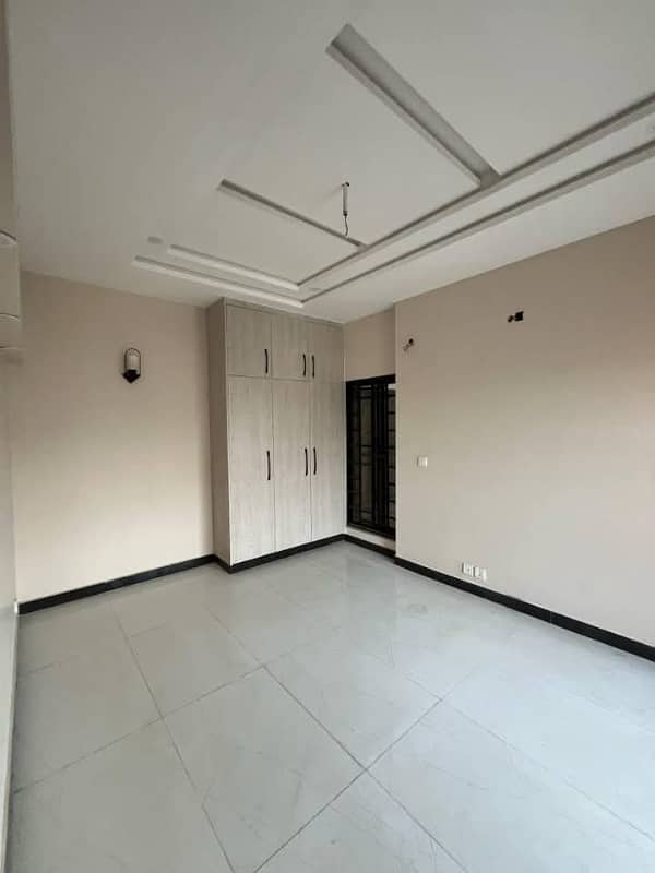 10 Marla Double story House For Rent In Royal Orchard Multan 14