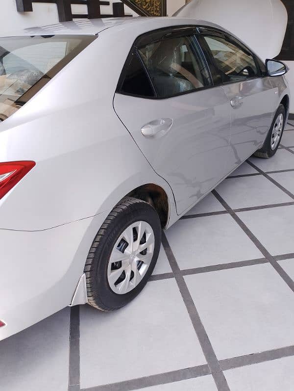 Toyota Corolla GLI 2016 end GLI new key manual full orignal guranted 4