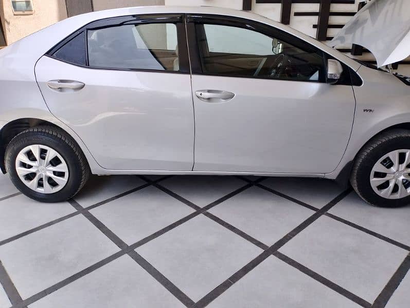 Toyota Corolla GLI 2016 end GLI new key manual full orignal guranted 19