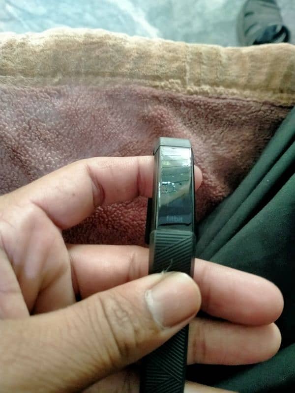 Fitbit Luxe Fitness Tracker brand bilkul new hai 8