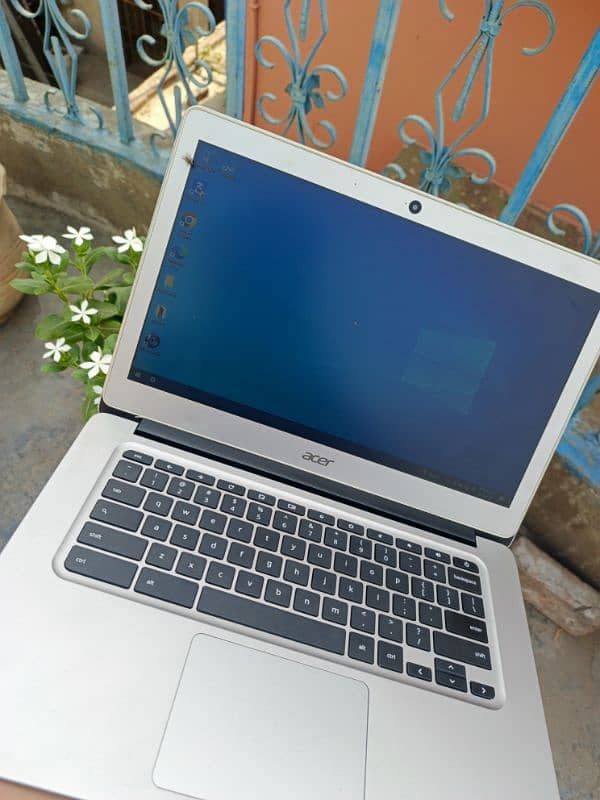 CHROMEBOOKS 03068360633 2