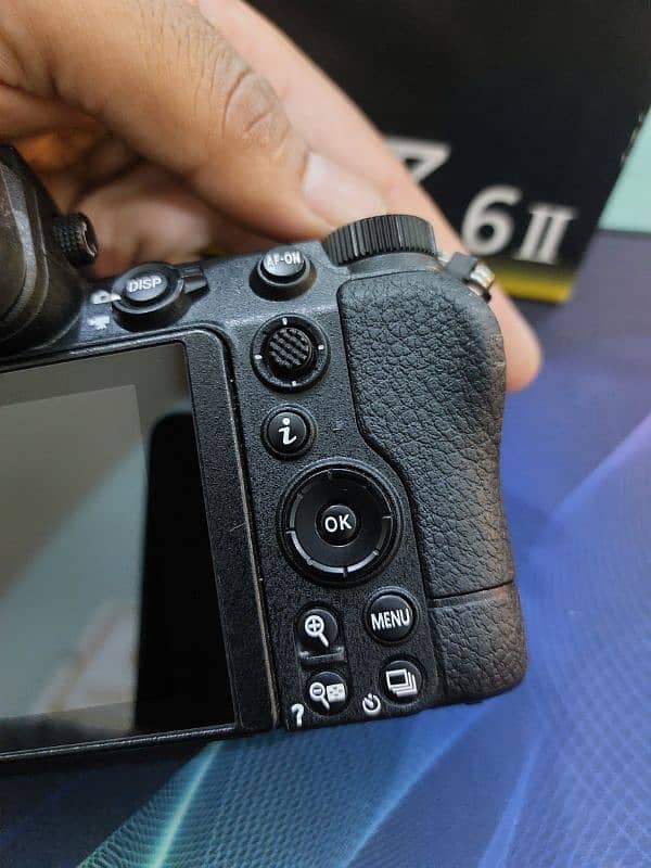 Nikon Z6 ii body like new 8