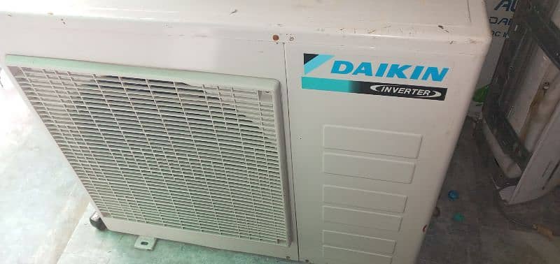 daiken dc inverter 1.8 ton 2