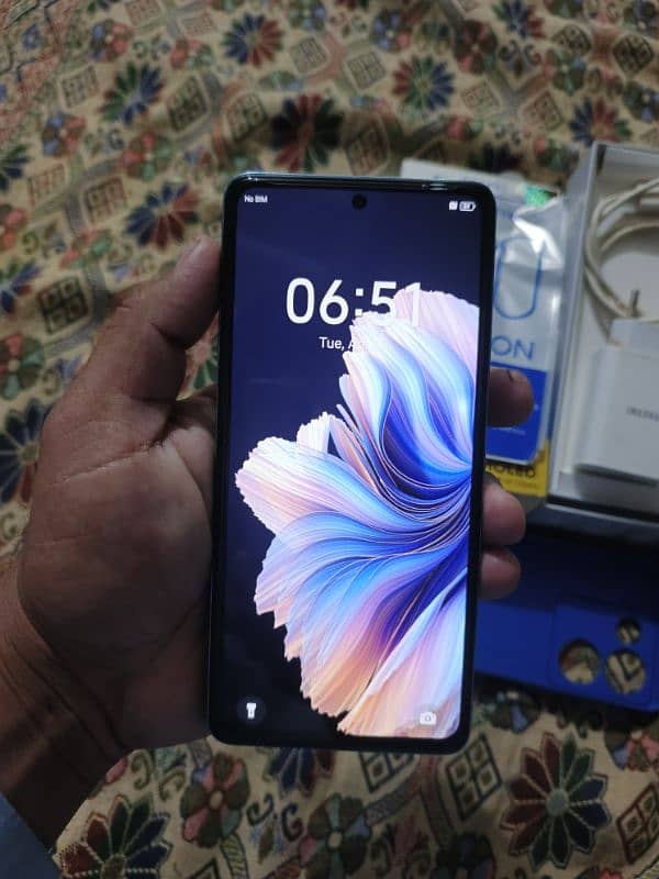 Tecno camon 20 8+8 256 3