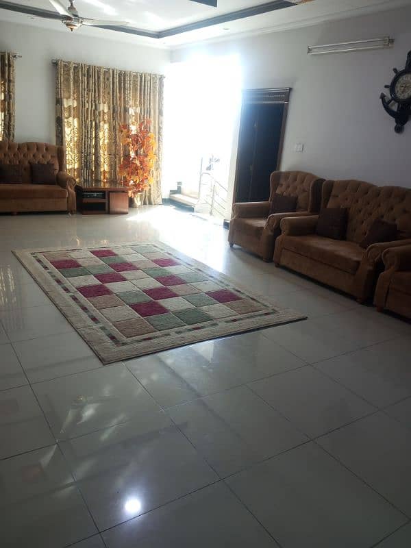 7 Seater sofa set 0