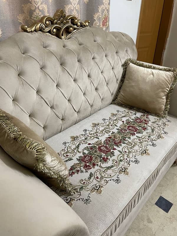 7-Seater Royal Sofa Set for Sale – Elegant Design & Great Condition 4