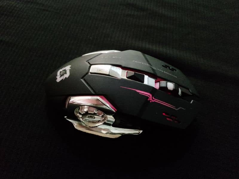Professional wireless RGB gaming mouse. Details in description 3
