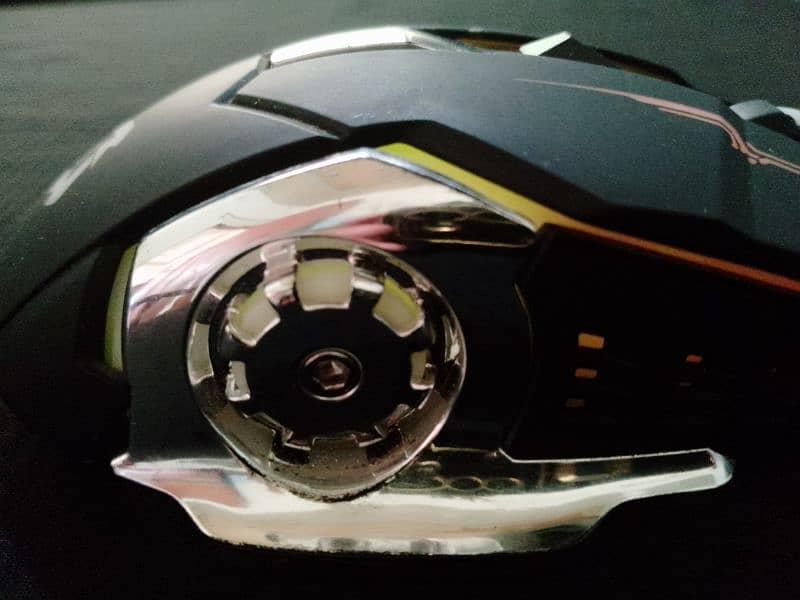 Professional wireless RGB gaming mouse. Details in description 5