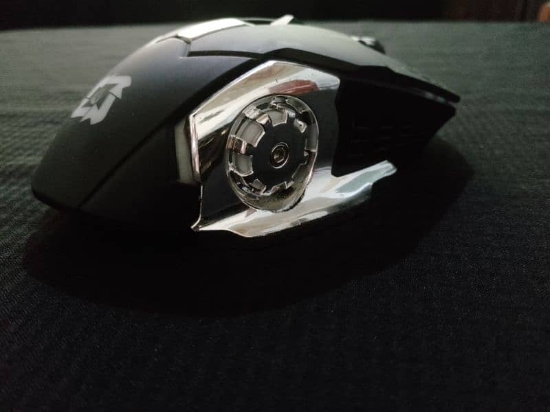Professional wireless RGB gaming mouse. Details in description 9