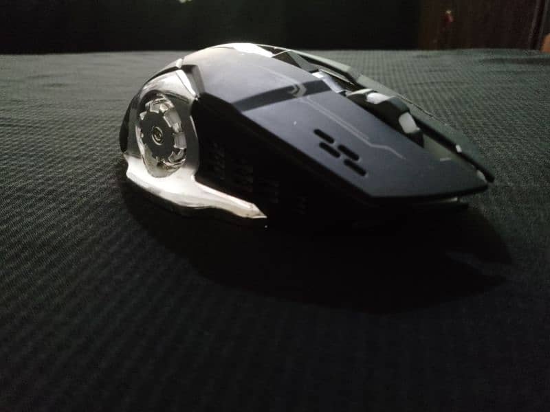Professional wireless RGB gaming mouse. Details in description 10