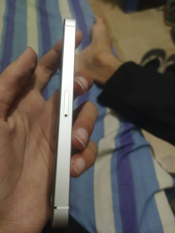 exchange possible ha if any one interested message on olx 4