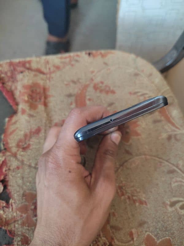 Samsung a51 9/10 6/128 urgent sale 4
