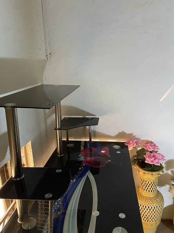 bueatyfull office/study table 2