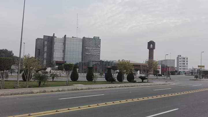 Bahria orchard Plot No 353/74# olcb corner+possession utility paid for sale 4