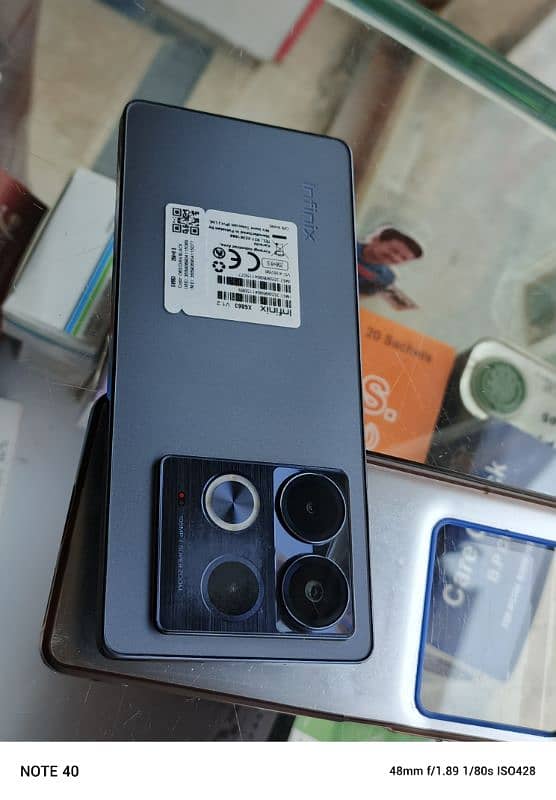 infinix note 40 8+8 256 GB 6