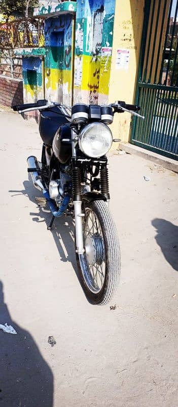 2013/14 Suzuki Gs 150 Power full Tourist Bike. 3