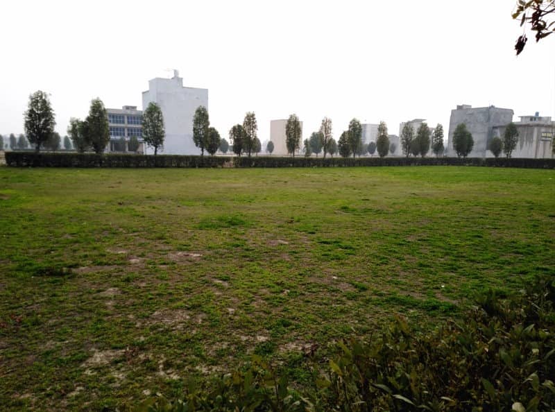 Buy A Centrally Located Prime Location 5 Marla Residential Plot In Grand Avenue Housing Scheme - Block A 4