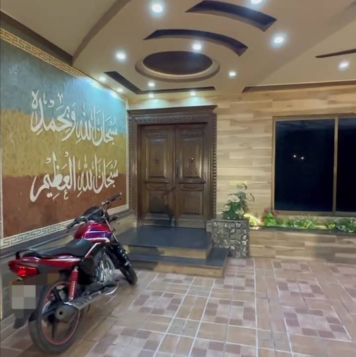 23 Marla House Ideally Situated In Johar Town Phase 1 - Block D 6