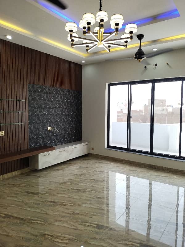 1 Kanal Luxury Brand New House For Rent in Bahria Town Lahore 38