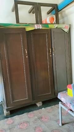 sell almari in new condition