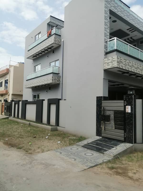 10 Marla House Is Available For Rent On Top Location Of Wapda Town Phase 1, Lahore 0